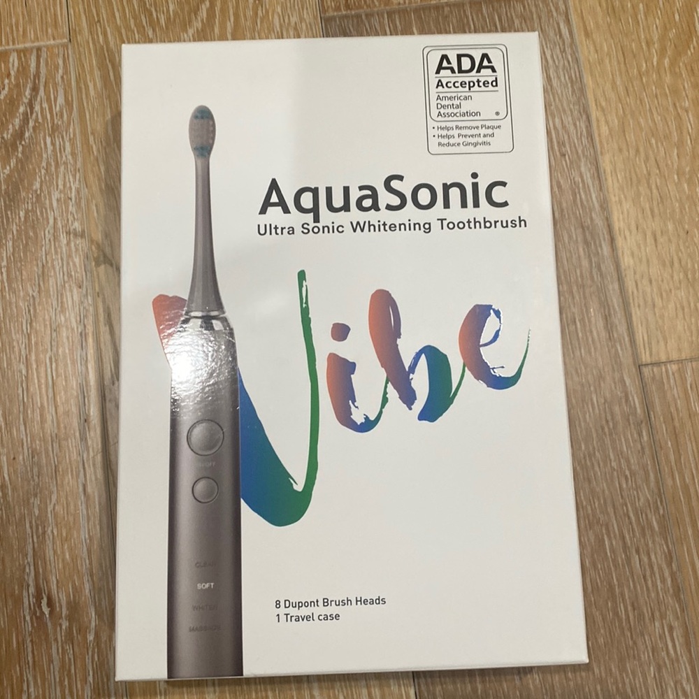 AquaSonic whitening tooth brush